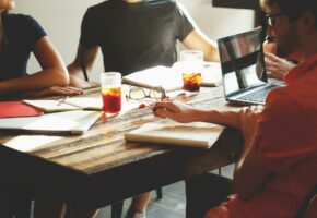 meeting-594091_1920